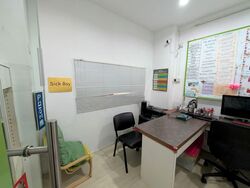 Hougang Street 22 (D19), Shop House #529627881